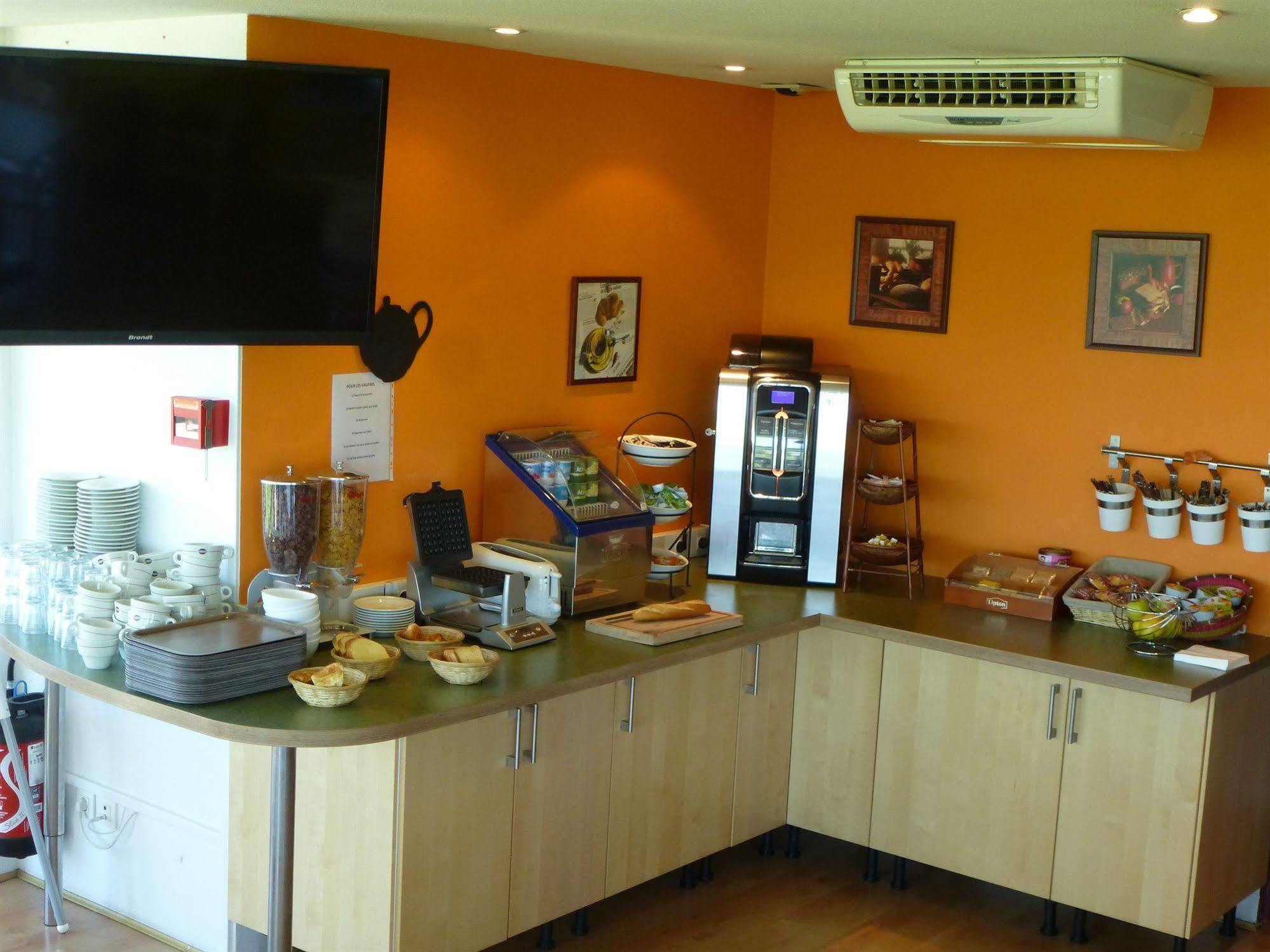 Fasthotel Well Inn Macon Sud - Un Hotel Fh Confort Charnay-les-Macon ภายนอก รูปภาพ